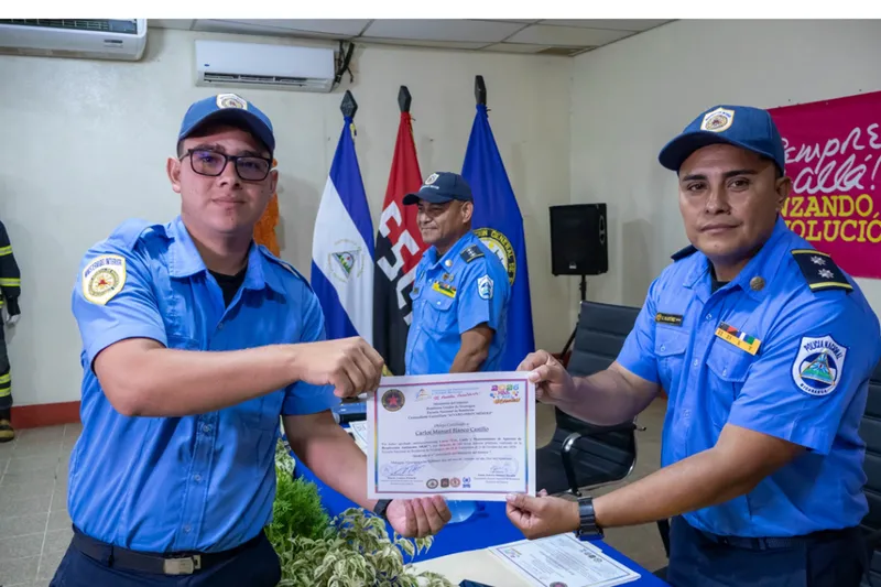 Bomberos fortalecen capacidad con equipos de respiración