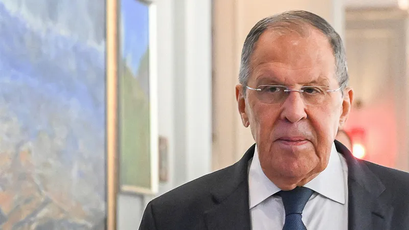 "Buena voluntad nos sobra": Lavrov dice que si Zelenski busca una reunión puede ir a Moscú