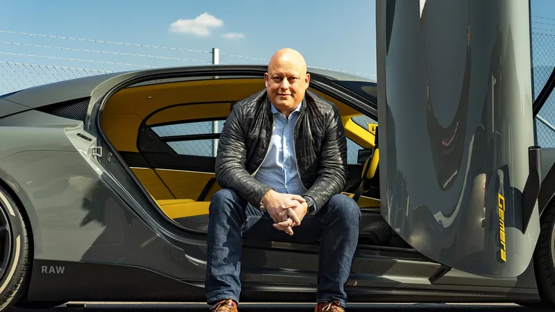 El fundador de Koenigsegg sentencia que el motor de combustión es “irremplazable” en los hiperdeportivos y prefiere la hibridación