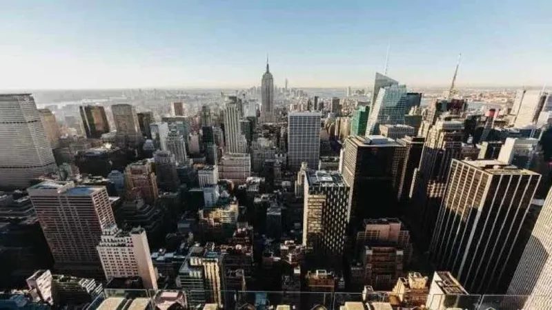 Propietarios desafían en tribunales la congelación de alquileres en Nueva York