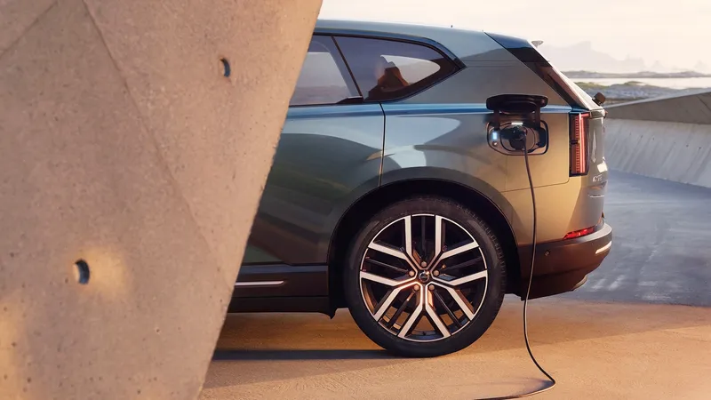 Entre el EX40 y el EX60, Volvo hará sitio para un nuevo ‘EX50’ eléctrico con más de 700 km de autonomía
