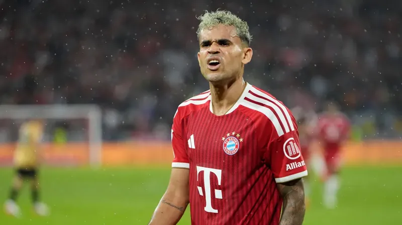 El legendario Michael Ballack criticó al colombiano Luis Díaz