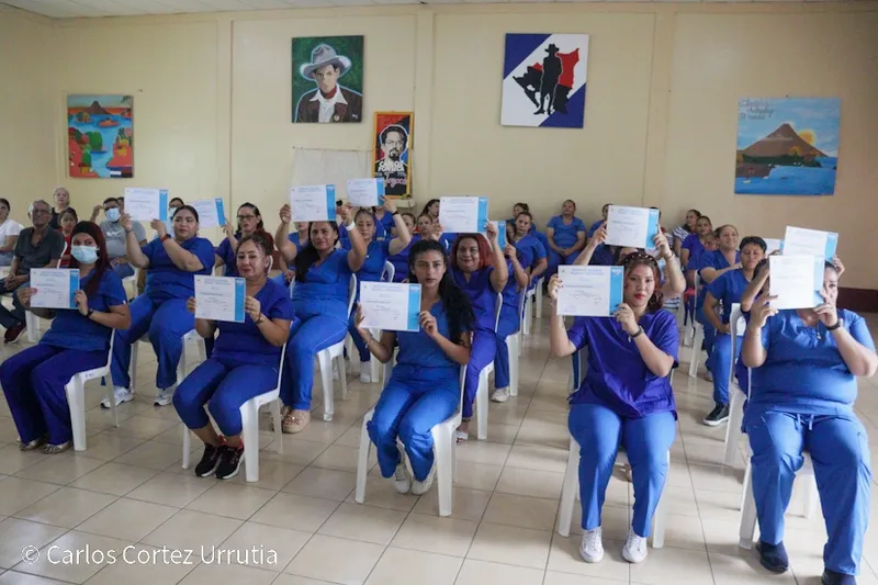 Internas del sistema penitenciario de Managua concluyen curso de informática