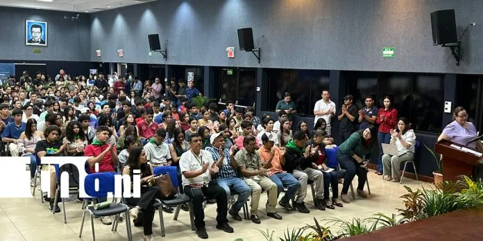 Estudiantes toman acción por el planeta en la Feria UAM Sí Recicla 2026