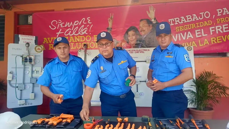 Bomberos Unidos comparten claves para prevenir incendios en el hogar