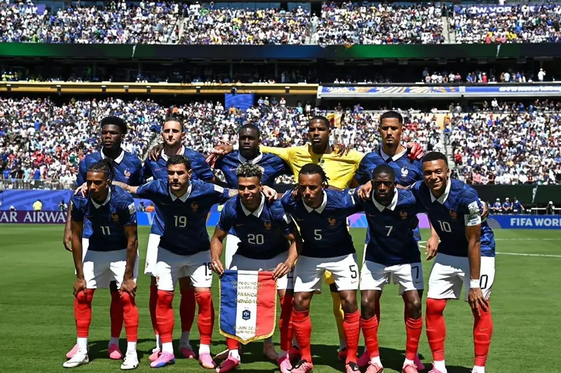 Francia vence a Senegal y Mbappé rompe récord mundialista