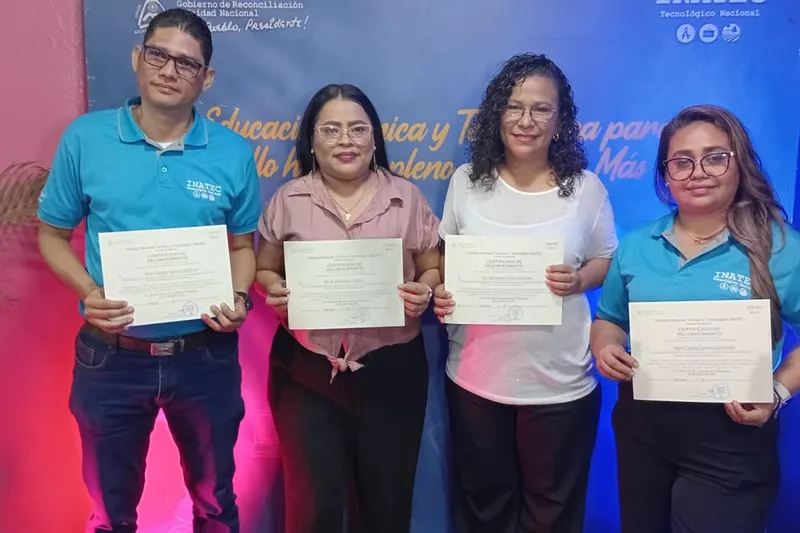 Más de 3 mil docentes técnicos reciben reconocimiento