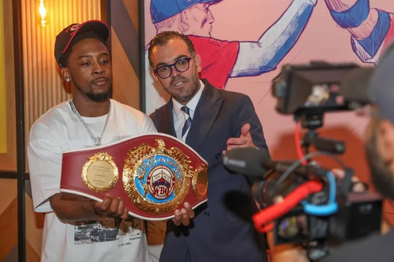 ¿Qué pasa con Haney, Keyshawn, Navarrete, Shakur, Sheeraz y Opetaia-OMB? Habla Gustavo Olivier