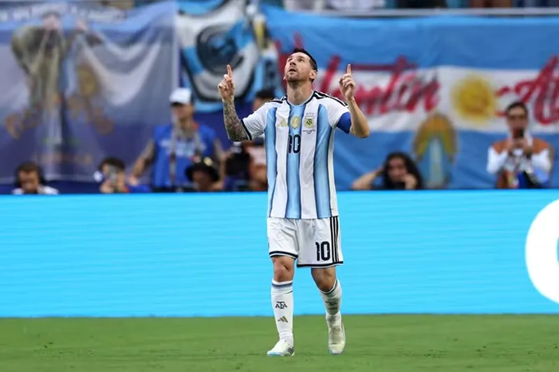 Argentina vence 3-2 a Cabo Verde en un partido de infarto