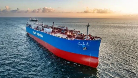 China completa su primer gran buque de gas licuado de diseño propio
