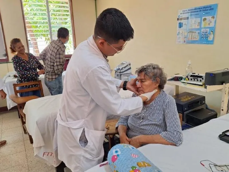 Honramos con salud al Comandante Jacinto Hernández