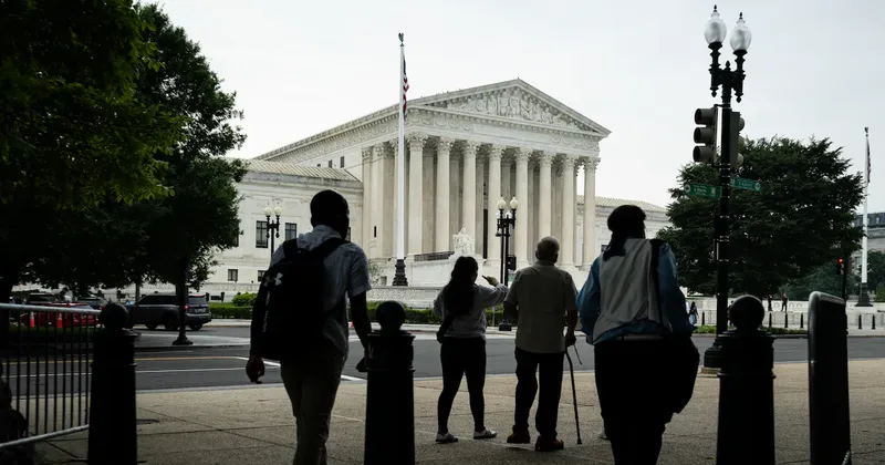 Los ataques de Trump alimentan la caída de la aprobación pública de la Corte Suprema