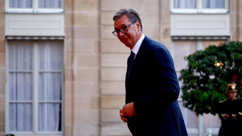 Presidente de Serbia renuncia a su cargo
