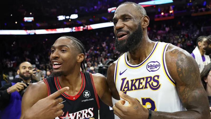 El Big 3 de los 76ers intenta reclutar a LeBron