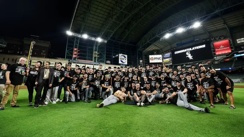 Medias Blancas hacen historia al barrer a los Astros en la Serie de Comodines