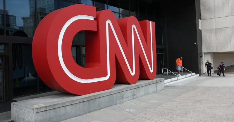 CNN, MS NOW y Politico denuncian que la Casa Blanca incumplió orden judicial al negarles el acceso
