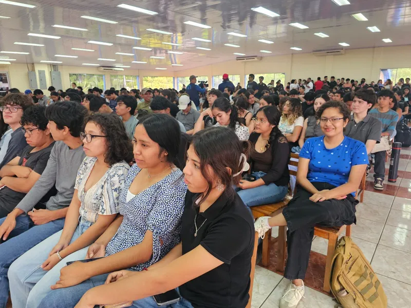 Más de 3 mil estudiantes de la UNI reciben Becas Pueblo Presidente