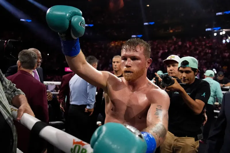 El Canelo Álvarez vuelve a rechazar un combate contra Benavídez: “Es un peso completo, no es justo”