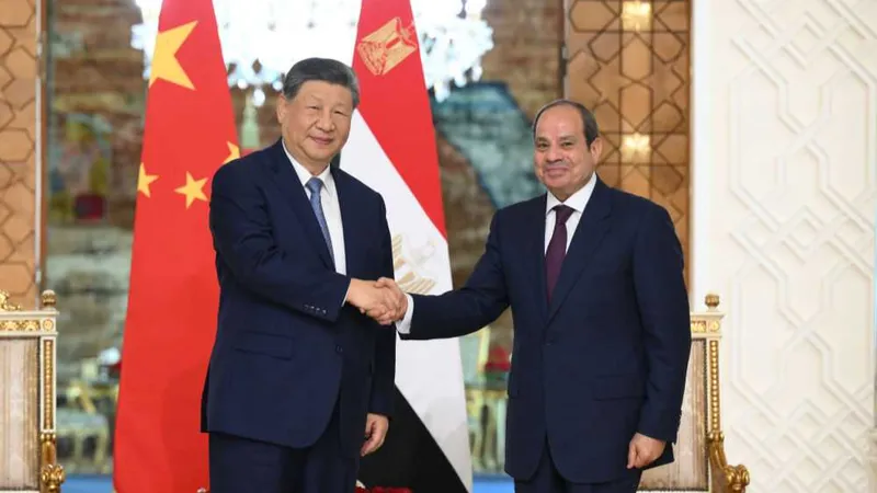 El presidente chino, Xi Jinping, sostiene conversaciones con su homólogo egipcio, El-Sisi, en El Cairo