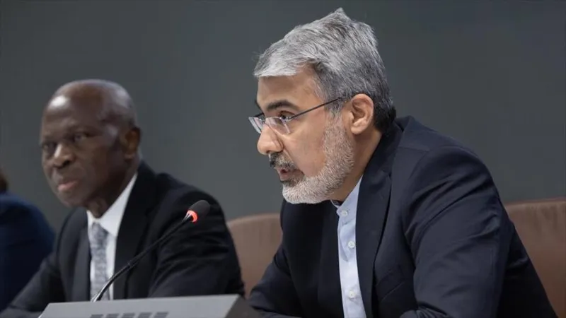 Irán: EEUU está aumentando el riesgo de carrera armamentística en espacio