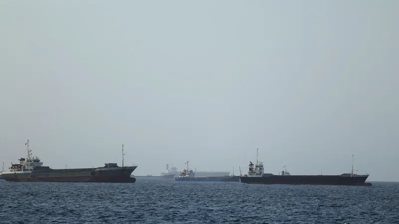 "Ni una gota de petróleo saldrá del Golfo": severa advertencia de Irán a los países que apoyen a EE.UU.