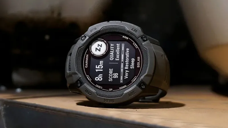 Amazon pone a precio de liquidación este reloj Garmin con batería infinita al bajarlo 200 euros