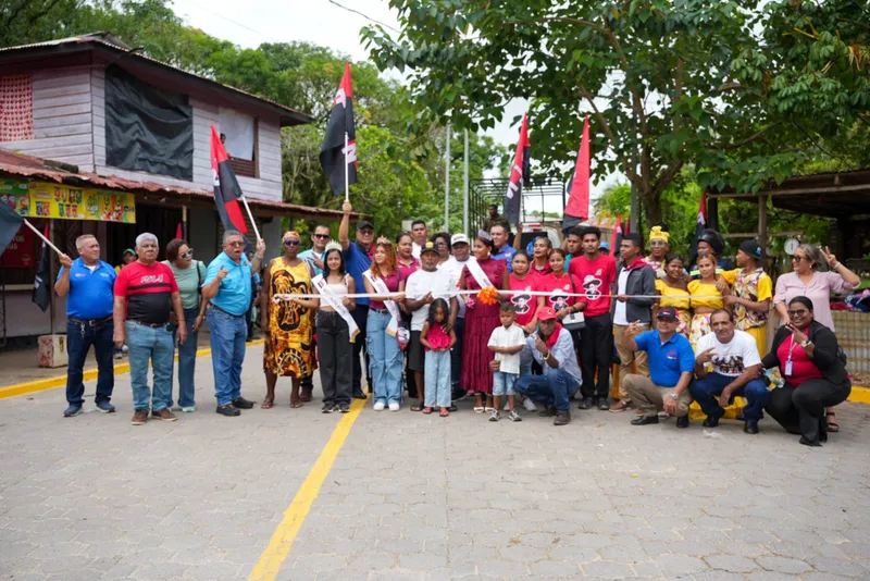 Familias de Bilwi estrenan 845 metros lineales de calles adoquinadas