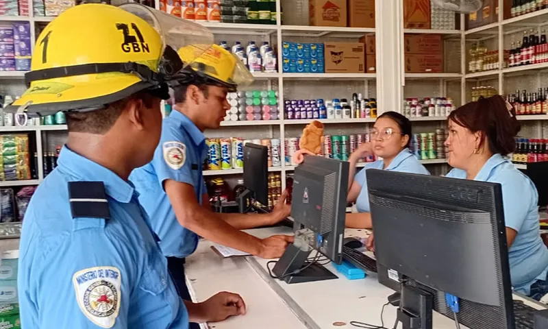 Refuerzan conexiones eléctricas en tramos del mercado Oriental