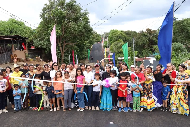 Familias del barrio Sierra Maestra en Managua estrenan calles