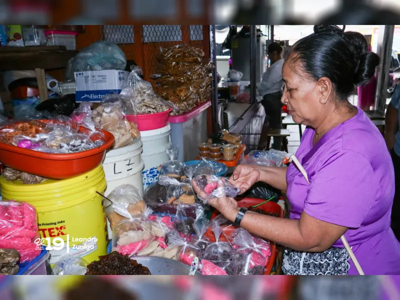 Comerciantes listos con ofertas y variedad para celebración de la Purísima