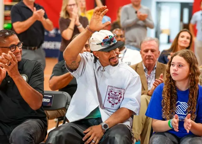 Francisco Lindor gana el Premio Roberto Clemente por labor humanitaria