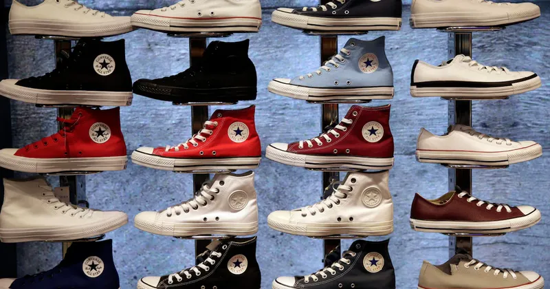 Director de Converse revisará un anuncio que, según los críticos, evoca al Ku Klux Klan