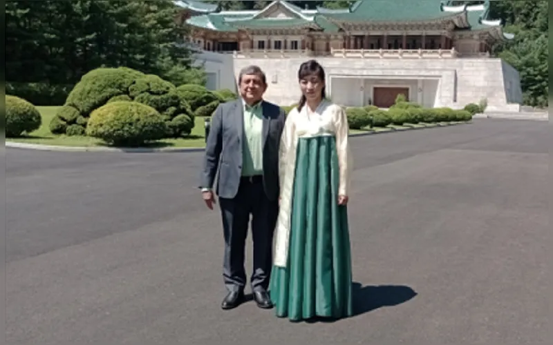 Visita a Exposición Internacional de Amistad en la RPD de Corea