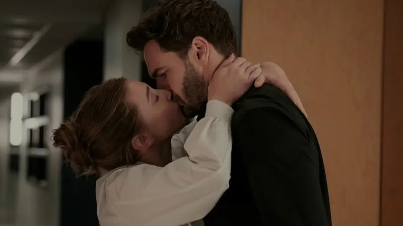 Prime Video estrenará el 23 de septiembre su nueva película romántica basada en un bestseller e inspirada en Star Wars