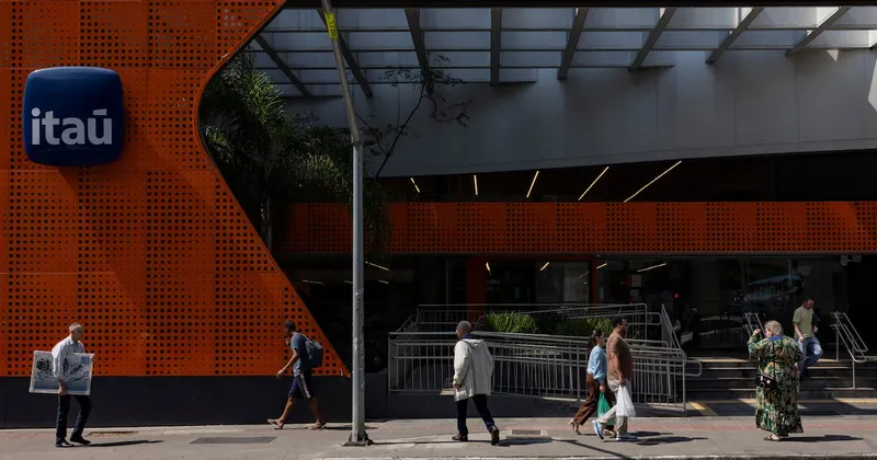 Itaú recorta su previsión de ingresos por comisiones ante la volatilidad del mercado