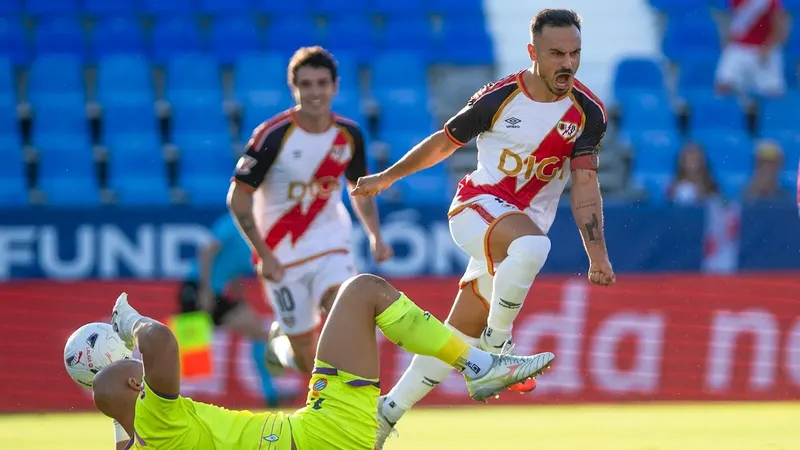 Hoy hay mucho fútbol gratis en la TDT y streaming: partido gratuito de LaLiga EA Sports y Primera Federación