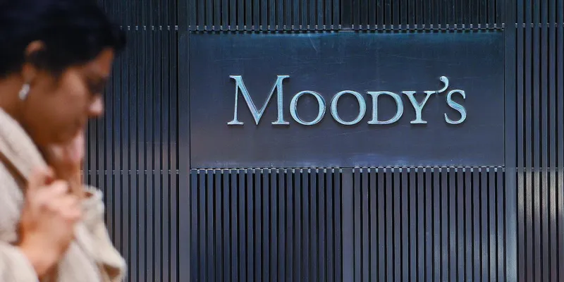Moody's recorta la calificación de México y queda en el nivel más bajo del grado de inversión
