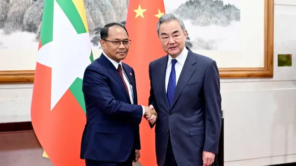El ministro de Relaciones Exteriores de China se reúne con su homólogo de Myanmar
