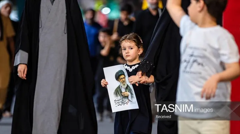 Niños iraníes reflejan la unidad y resistencia popular durante la guerra