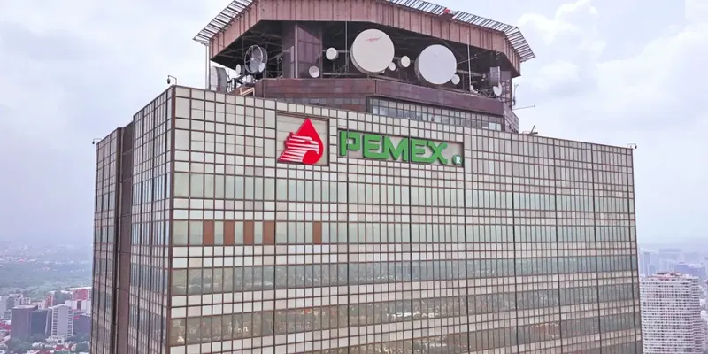 Ingresos de Pemex a la Federación cayeron 15% anual en primera mitad del 2026