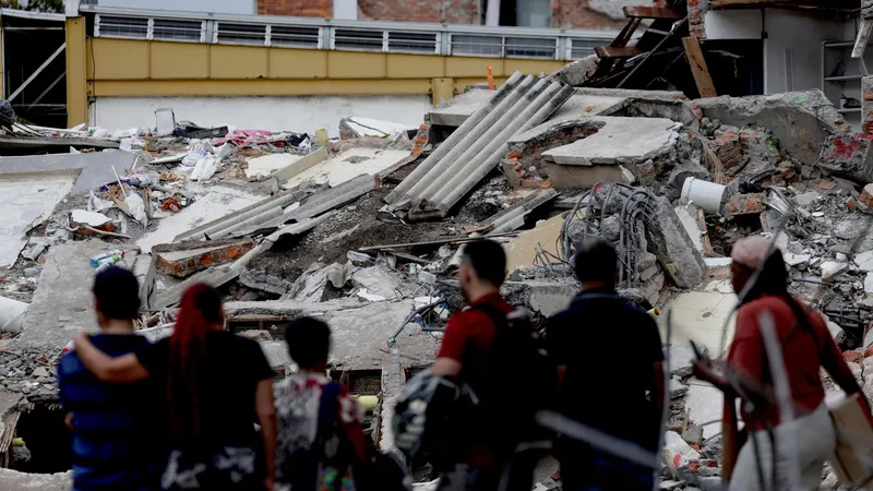 Asciende el número de muertos y desaparecidos tras devastador terremoto en Colombia