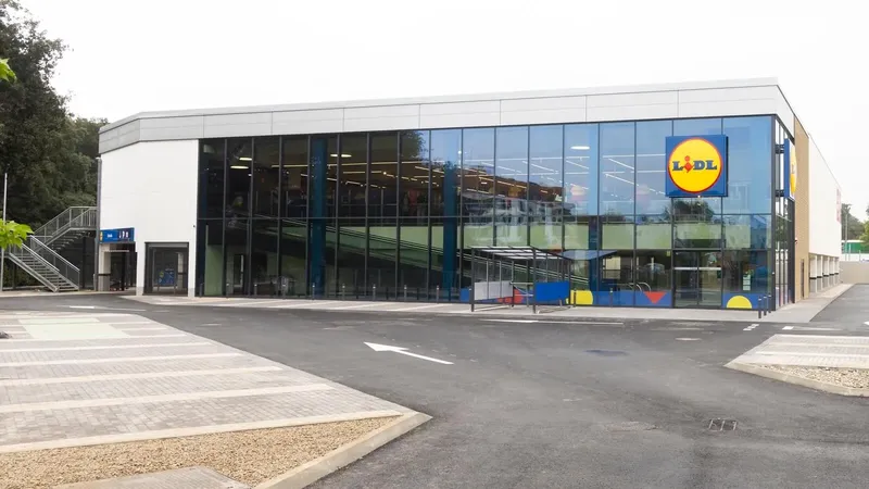 Lidl celebra hoy una gran apertura y tendrá otras cuatro en octubre para competir con Mercadona y Aldi: fechas de inauguración y horarios