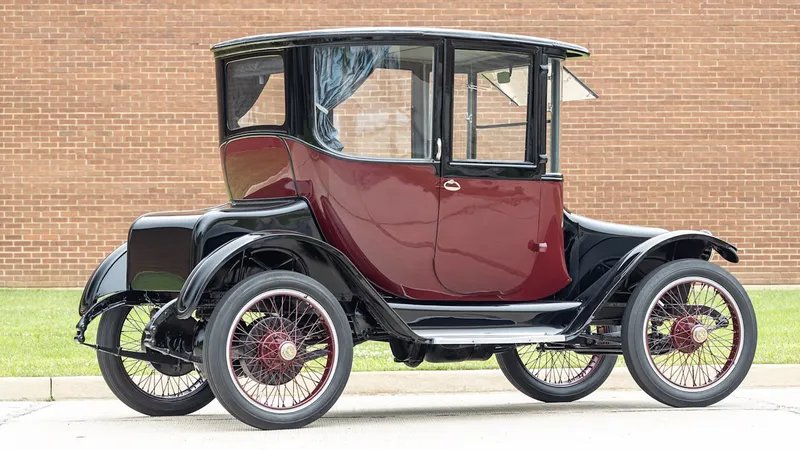 Tenía 42 baterías y 4,3 CV de potencia: hace 108 años ya existía un coche eléctrico con 129 km de autonomía