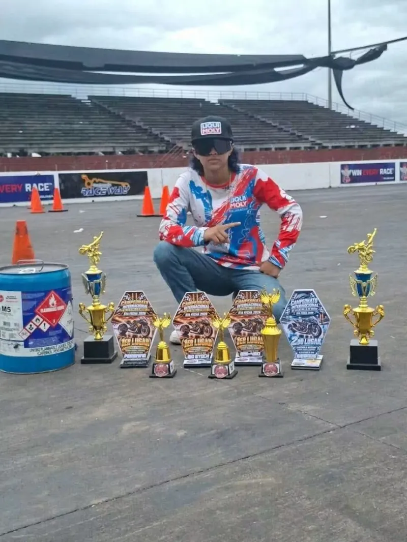Nicaragüense Fráneli Quintero hace historia en Guatemala con 8 podios en el cuarto de milla