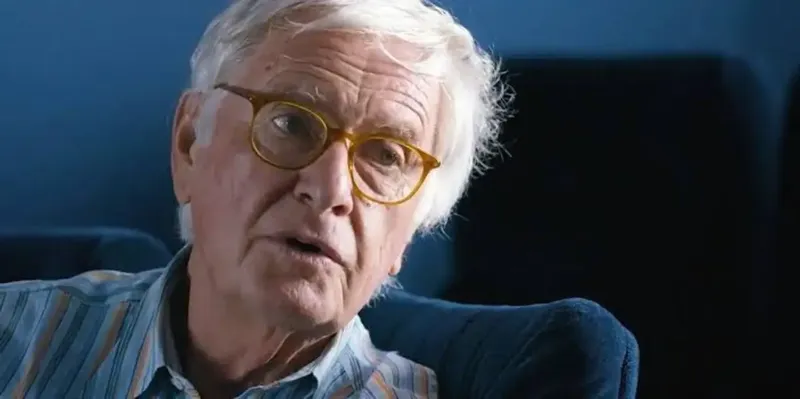 Muere Peter Medak, director de la icónica película ‘Al final de la escalera’