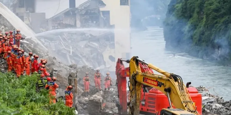 China vive una tragedia: 41 muertos tras devastador deslizamiento de tierra