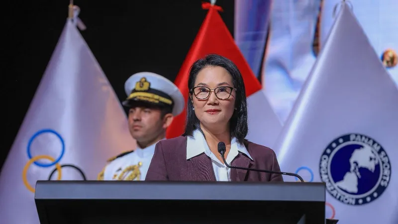 Gobierno de Fujimori debe "actuar lo más rápido posible" ante el crimen en Perú, dice un analista