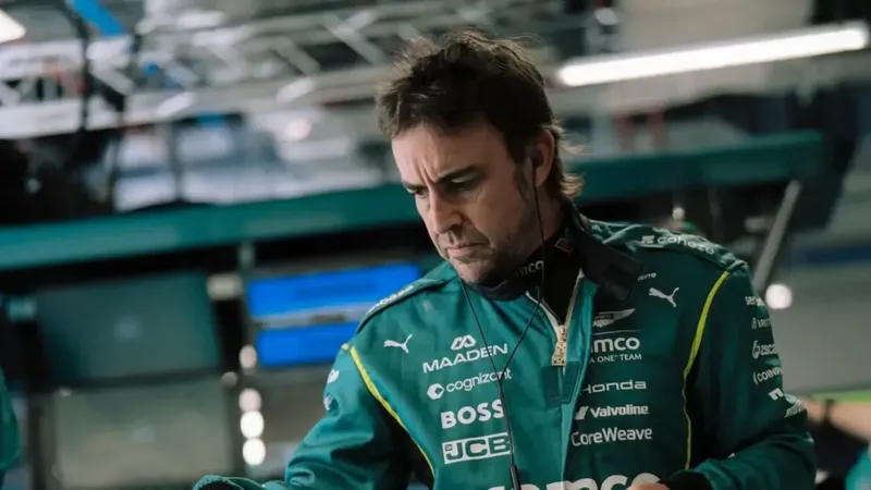Fernando Alonso es sancionado en Bakú y saldrá atrás