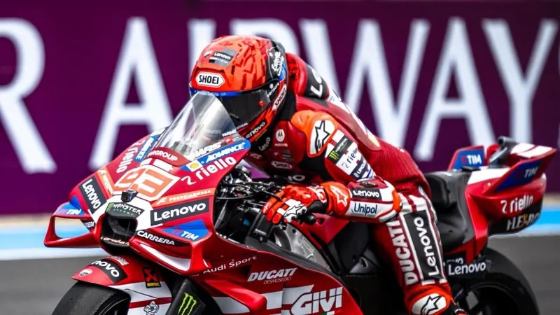 Pole de órdago de Marc Márquez con caída y con duelo de otra liga ante Pedro Acosta