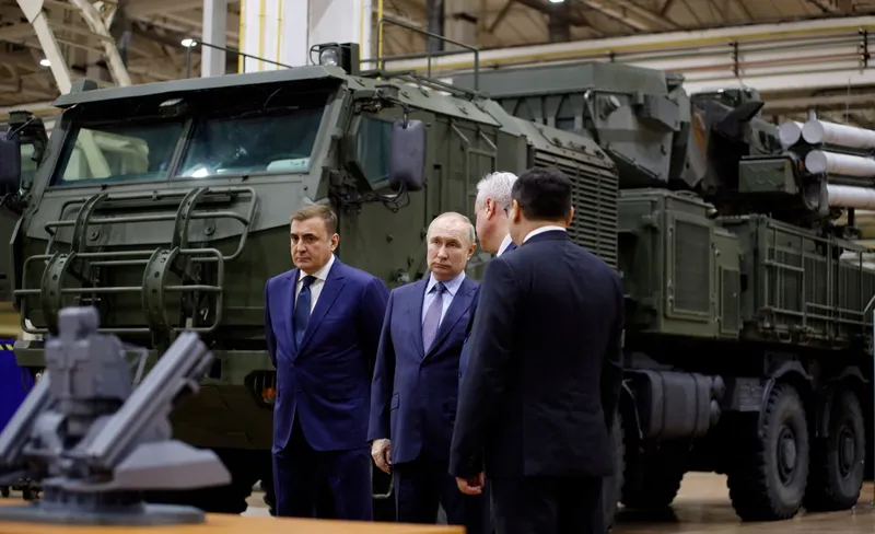 Putin advierte que Rusia está preparada para responder amenazas de la OTAN